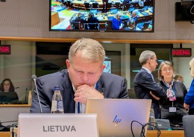 Nors situacija pieno sektoriuje blogėja jau keliolika mėnesių, Andrius Palionis oficialiai nesikreipė su raštu į Europos Komisiją dėl kompensacijų Lietuvos ūkininkams. ŽŪM nuotr.